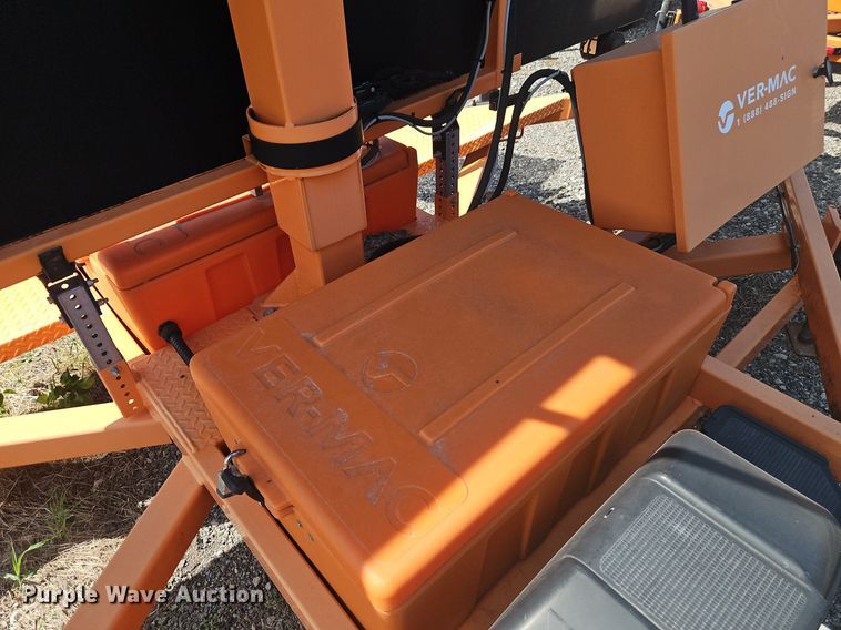 image for item EI8334 2013 Ver-Mac PCMS1210 message board trailer