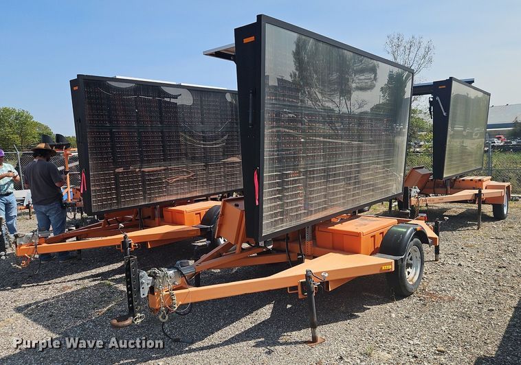 image for item EI8336 2013 Ver-Mac PCMS1210 message board trailer