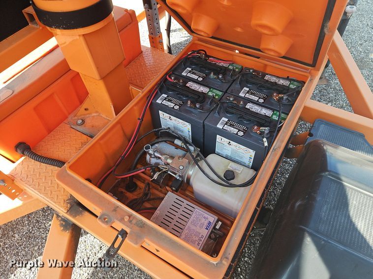 image for item EI8336 2013 Ver-Mac PCMS1210 message board trailer