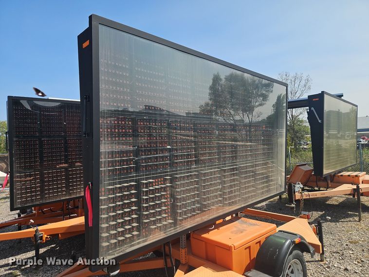 image for item EI8336 2013 Ver-Mac PCMS1210 message board trailer