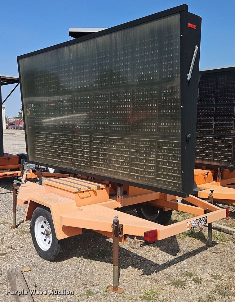 image for item EI8337 2008 Ver-Mac PCMS1210 message board trailer