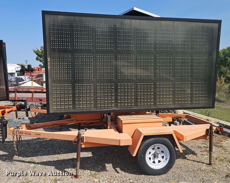 image for item EI8337 2008 Ver-Mac PCMS1210 message board trailer