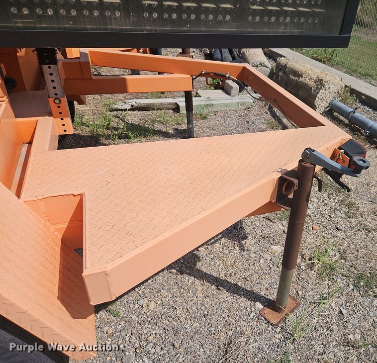 image for item EI8337 2008 Ver-Mac PCMS1210 message board trailer