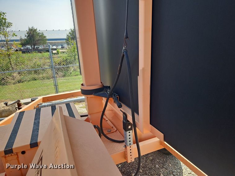 image for item EI8337 2008 Ver-Mac PCMS1210 message board trailer