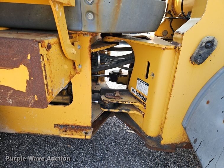 image for item EI8341 2007 John Deere 444J wheel loader