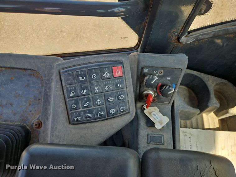 image for item EI8341 2007 John Deere 444J wheel loader