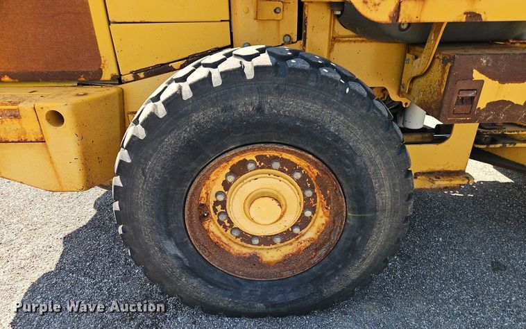 image for item EI8341 2007 John Deere 444J wheel loader