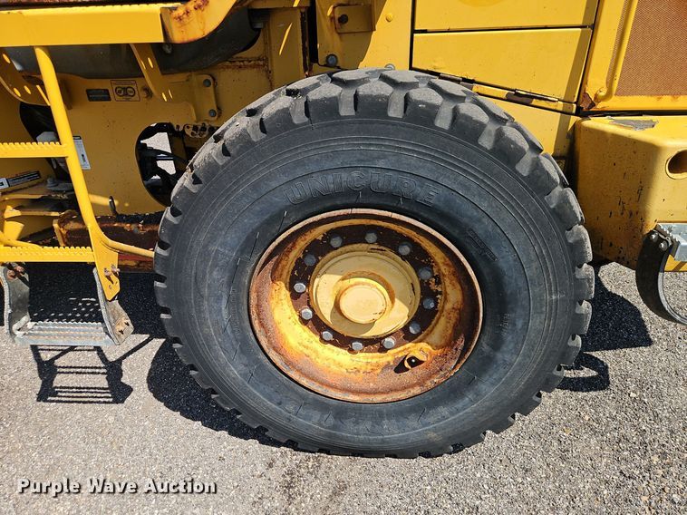 image for item EI8341 2007 John Deere 444J wheel loader