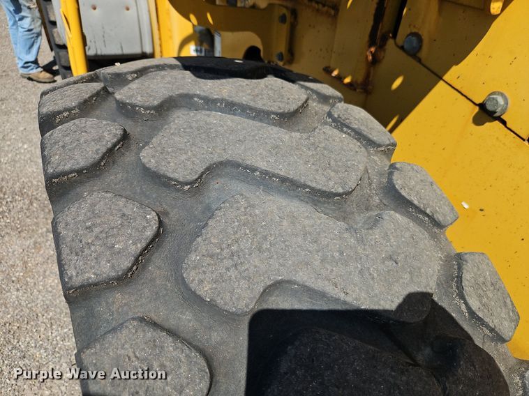 image for item EI8341 2007 John Deere 444J wheel loader