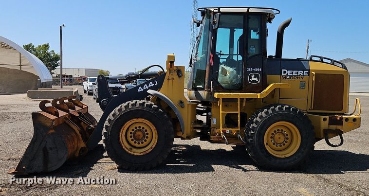 image for item EI8342 2005 John Deere 444J wheel loader