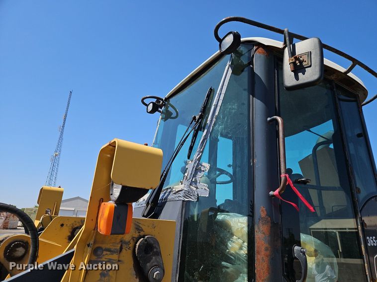 image for item EI8342 2005 John Deere 444J wheel loader