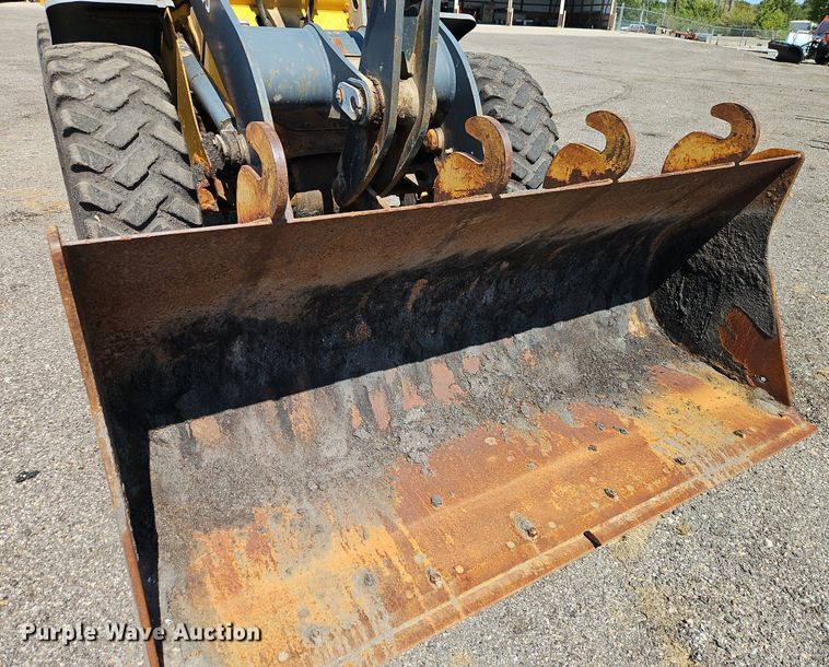 image for item EI8342 2005 John Deere 444J wheel loader