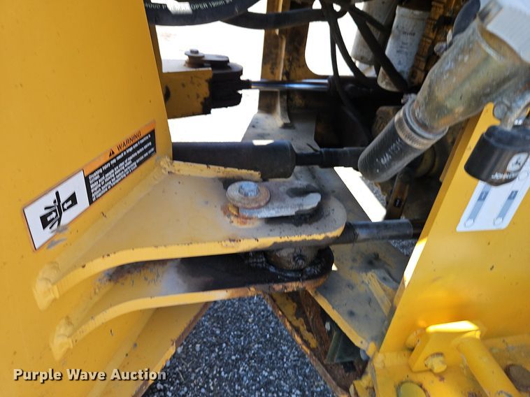 image for item EI8342 2005 John Deere 444J wheel loader