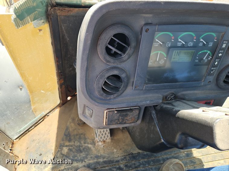 image for item EI8342 2005 John Deere 444J wheel loader