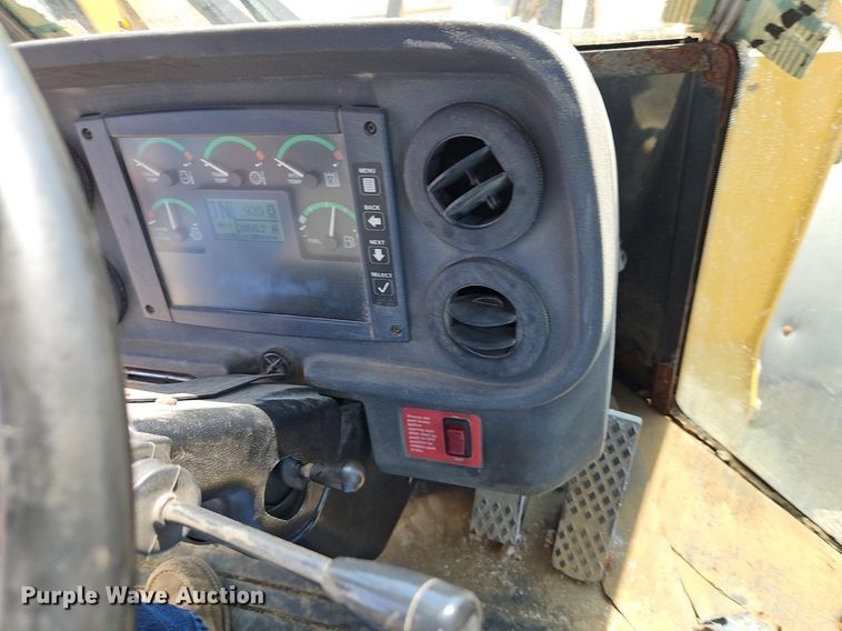 image for item EI8342 2005 John Deere 444J wheel loader