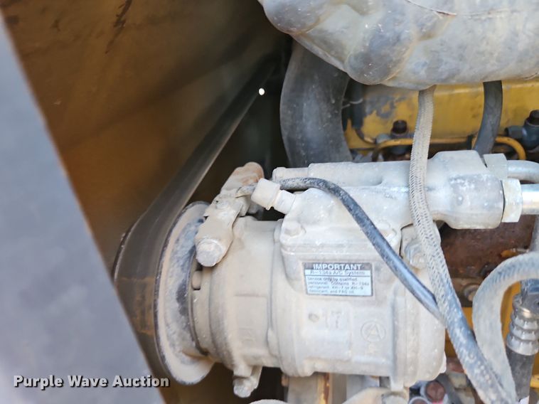 image for item EI8342 2005 John Deere 444J wheel loader