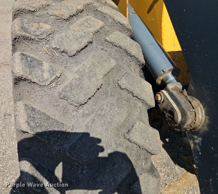 image for item EI8342 2005 John Deere 444J wheel loader