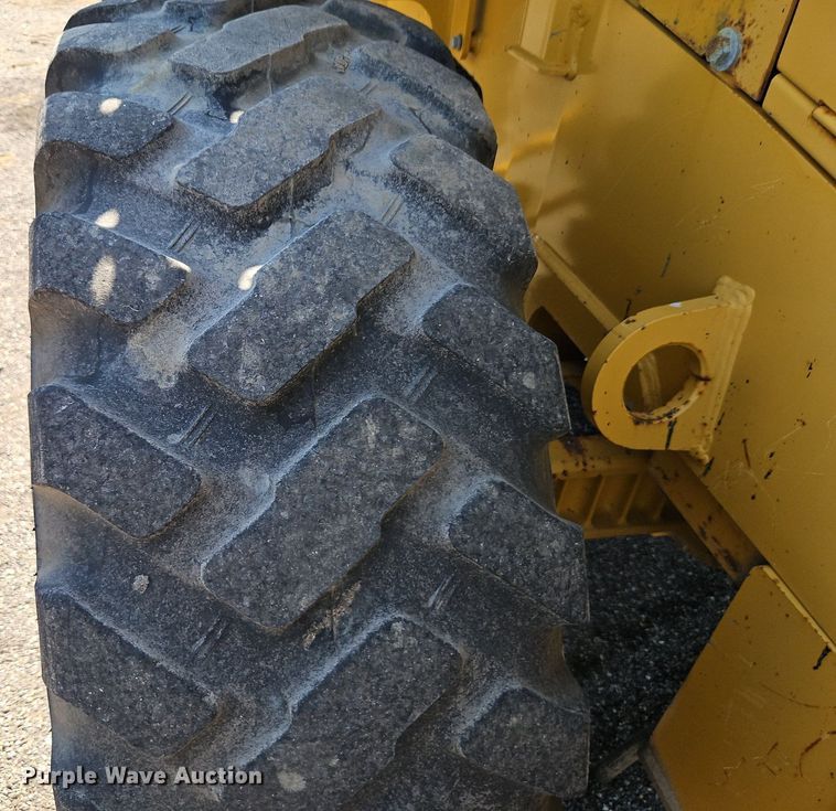 image for item EI8342 2005 John Deere 444J wheel loader