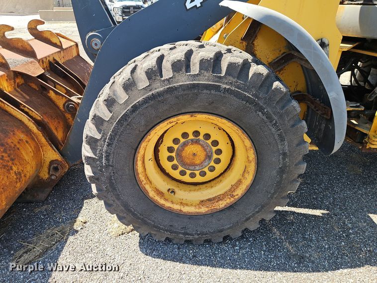image for item EI8342 2005 John Deere 444J wheel loader
