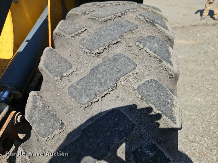 image for item EI8342 2005 John Deere 444J wheel loader