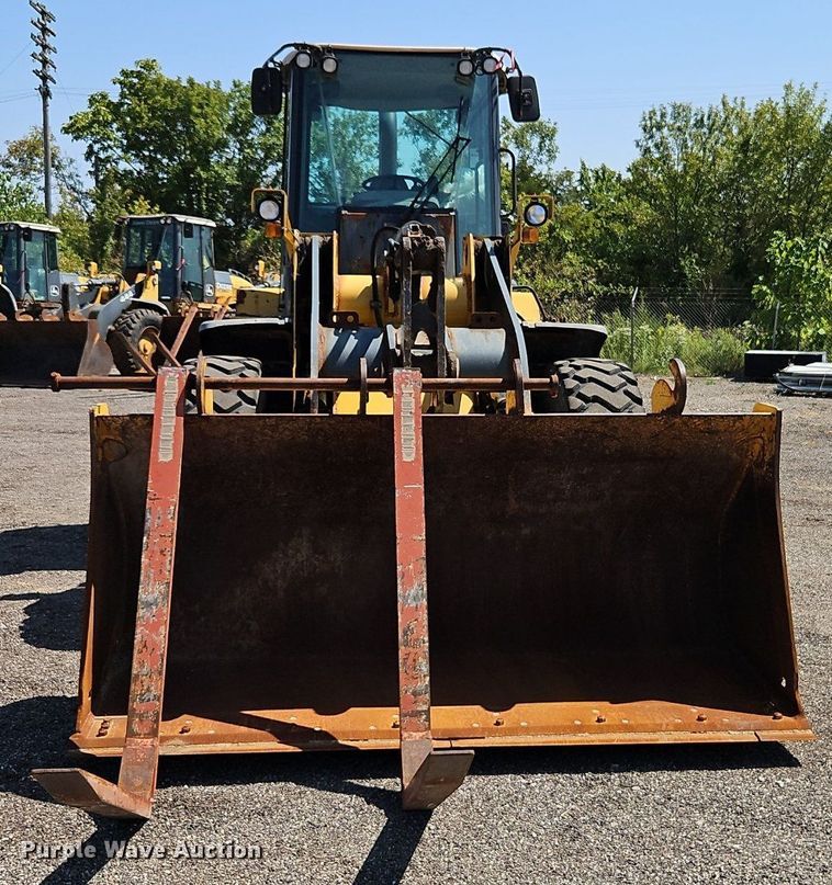 image for item EI8343 2006 John Deere 444J wheel loader