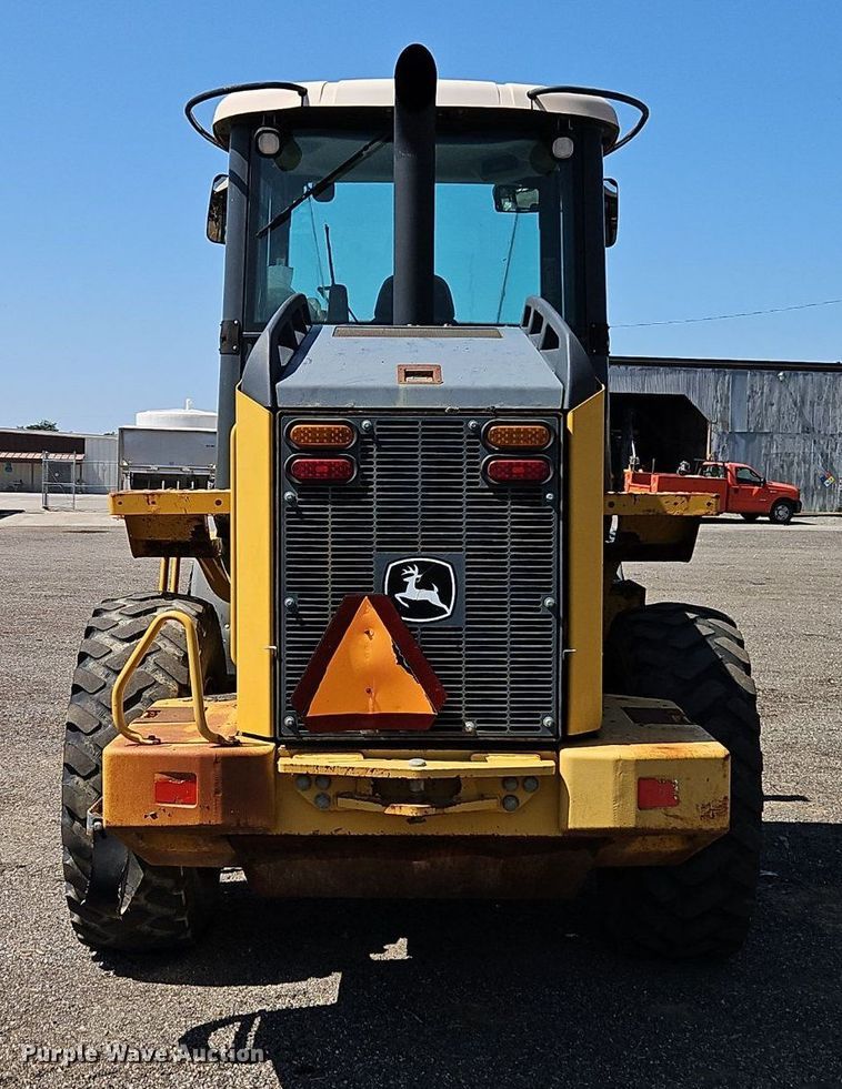 image for item EI8343 2006 John Deere 444J wheel loader