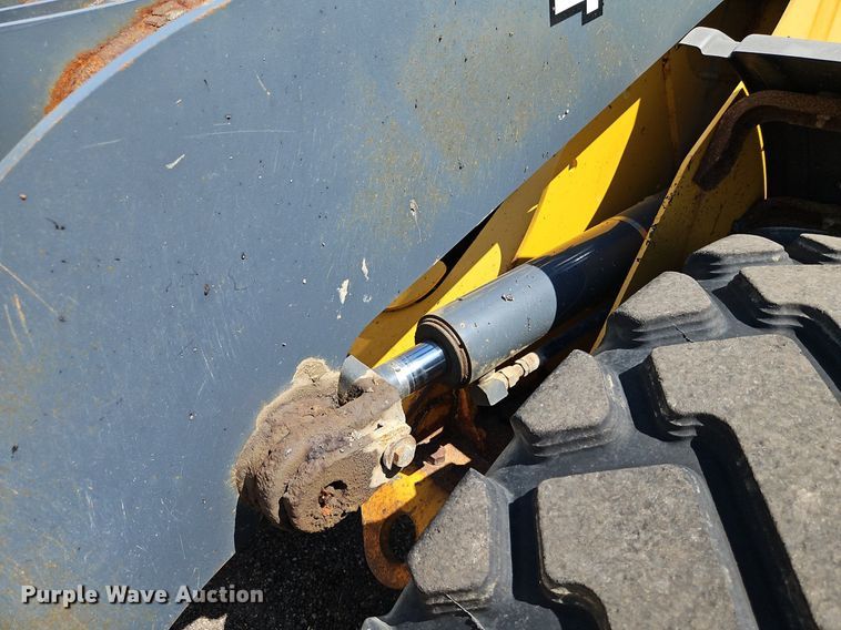 image for item EI8343 2006 John Deere 444J wheel loader