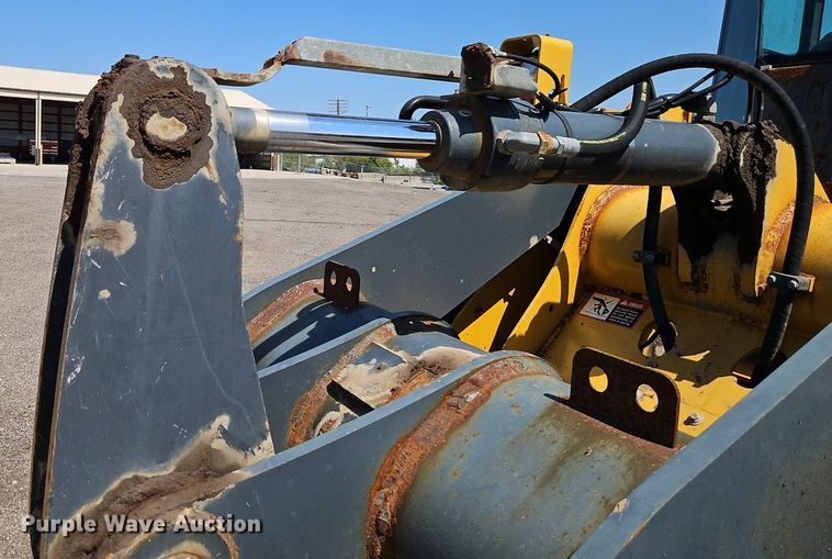 image for item EI8343 2006 John Deere 444J wheel loader