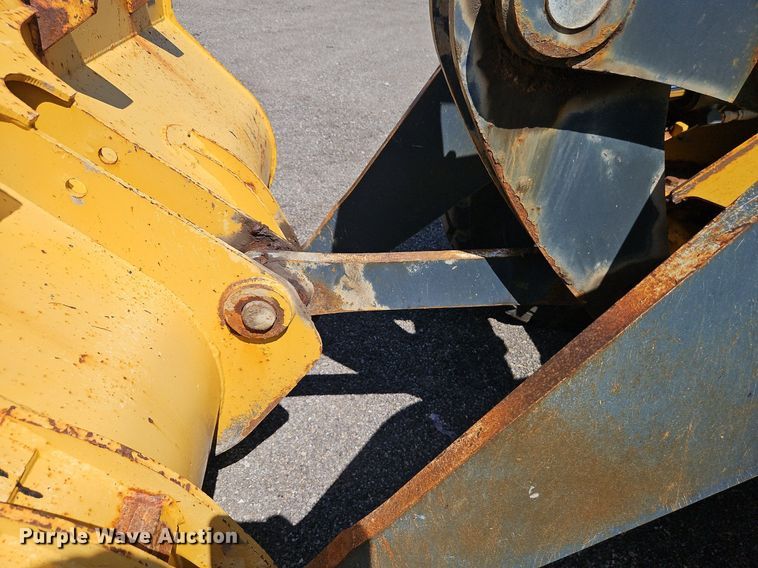 image for item EI8343 2006 John Deere 444J wheel loader