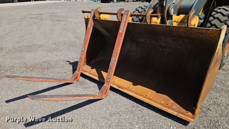 image for item EI8343 2006 John Deere 444J wheel loader