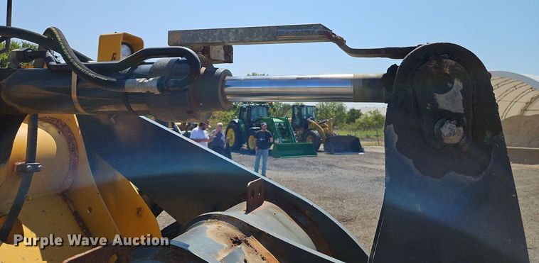 image for item EI8343 2006 John Deere 444J wheel loader