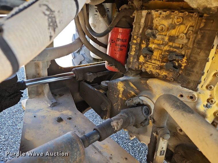 image for item EI8343 2006 John Deere 444J wheel loader