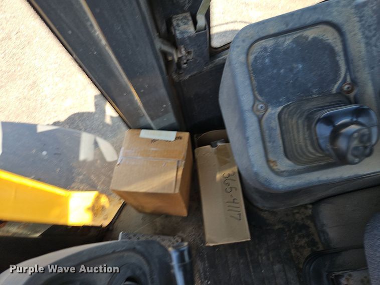 image for item EI8343 2006 John Deere 444J wheel loader