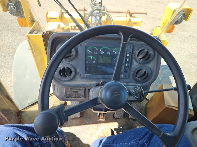 image for item EI8343 2006 John Deere 444J wheel loader