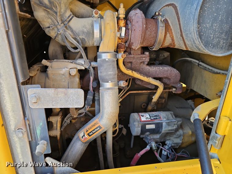 image for item EI8343 2006 John Deere 444J wheel loader