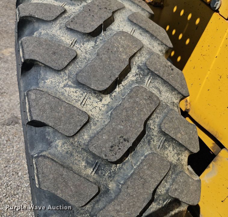 image for item EI8343 2006 John Deere 444J wheel loader