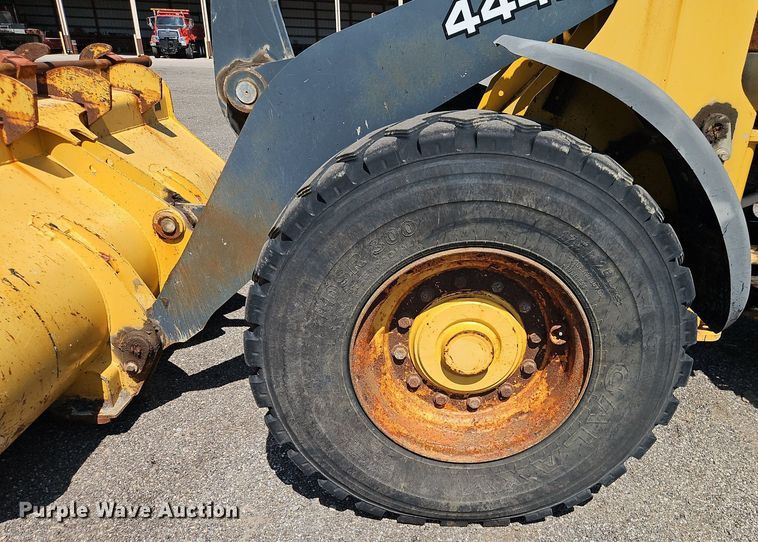 image for item EI8343 2006 John Deere 444J wheel loader