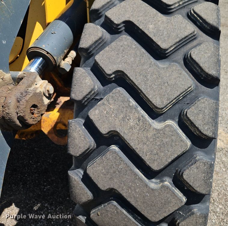 image for item EI8343 2006 John Deere 444J wheel loader