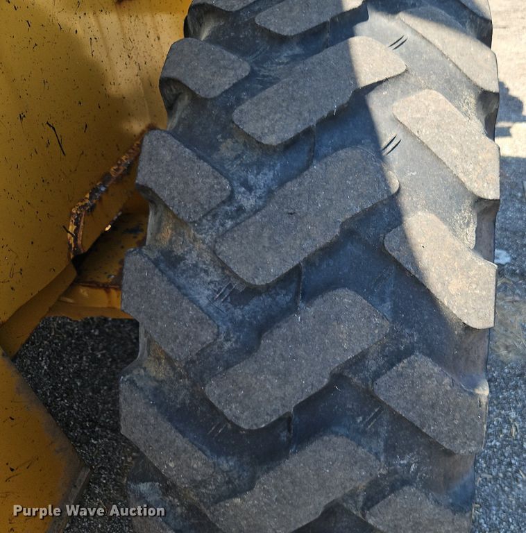 image for item EI8343 2006 John Deere 444J wheel loader