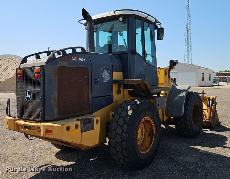 image for item EI8344 2004 John Deere 444J wheel loader