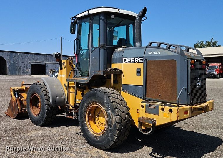 image for item EI8344 2004 John Deere 444J wheel loader
