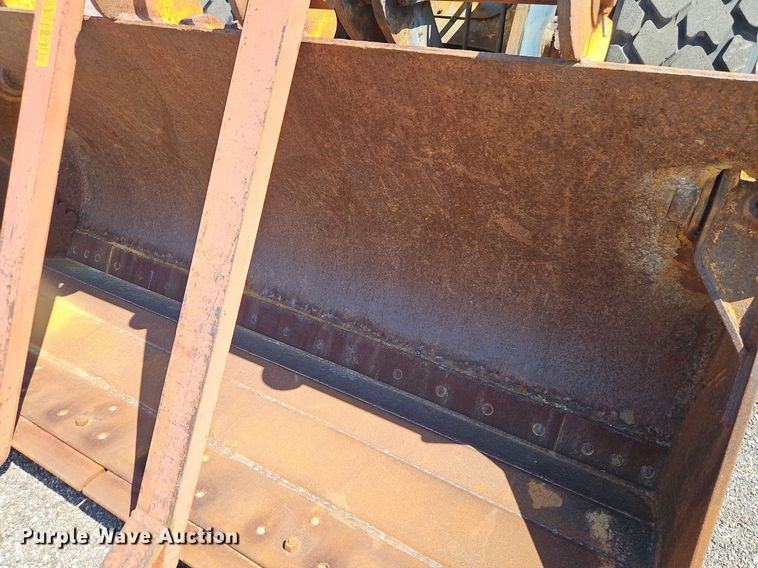 image for item EI8344 2004 John Deere 444J wheel loader