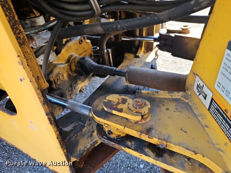 image for item EI8344 2004 John Deere 444J wheel loader