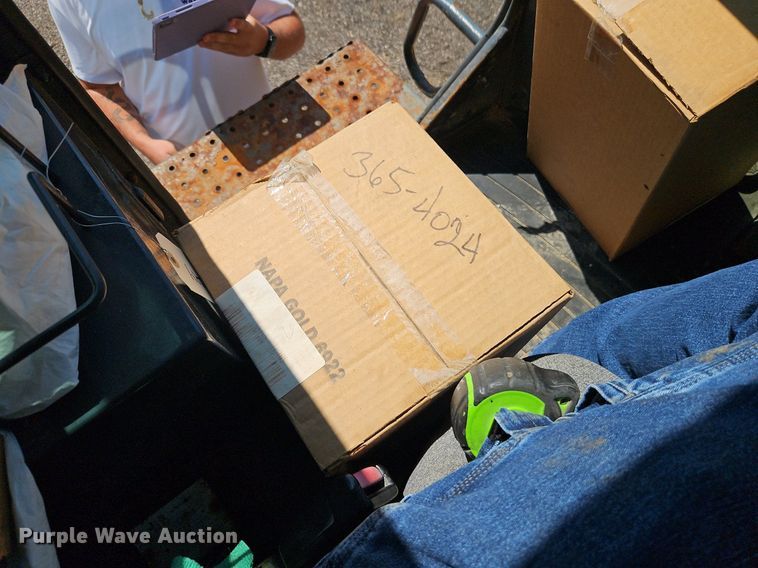 image for item EI8344 2004 John Deere 444J wheel loader