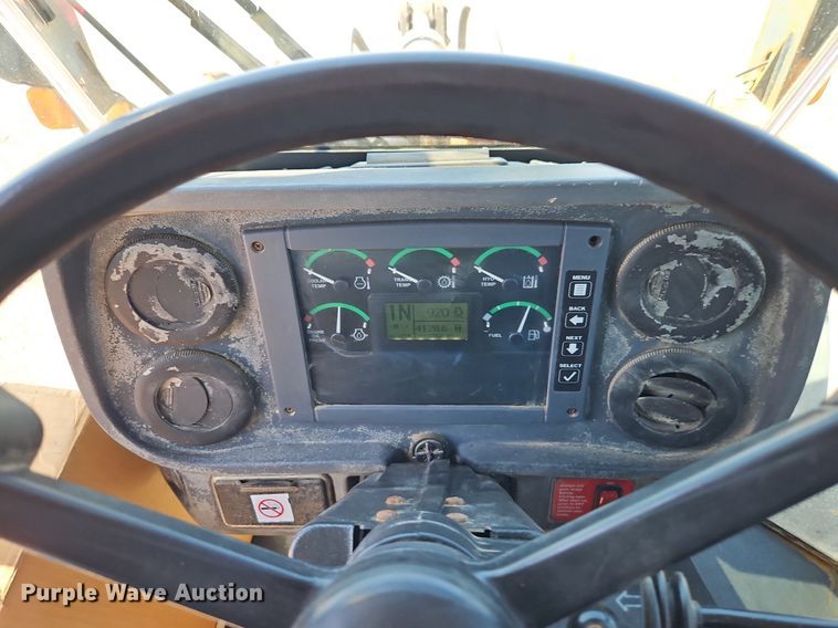 image for item EI8344 2004 John Deere 444J wheel loader