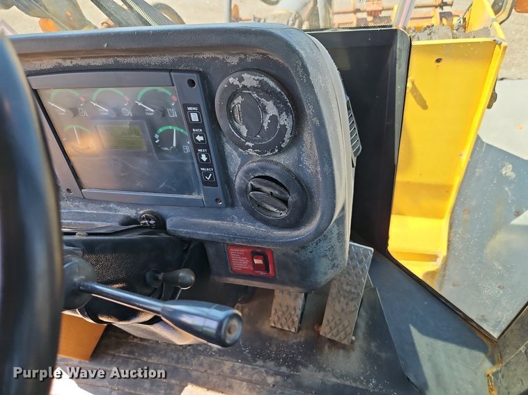 image for item EI8344 2004 John Deere 444J wheel loader