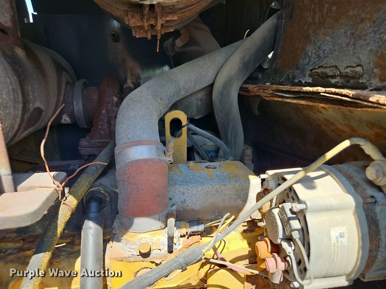 image for item EI8344 2004 John Deere 444J wheel loader