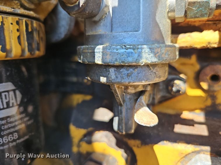 image for item EI8344 2004 John Deere 444J wheel loader