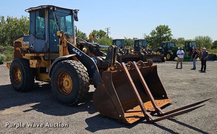 image for item EI8345 2006 John Deere 444J wheel loader