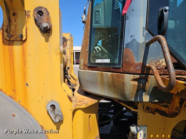 image for item EI8345 2006 John Deere 444J wheel loader